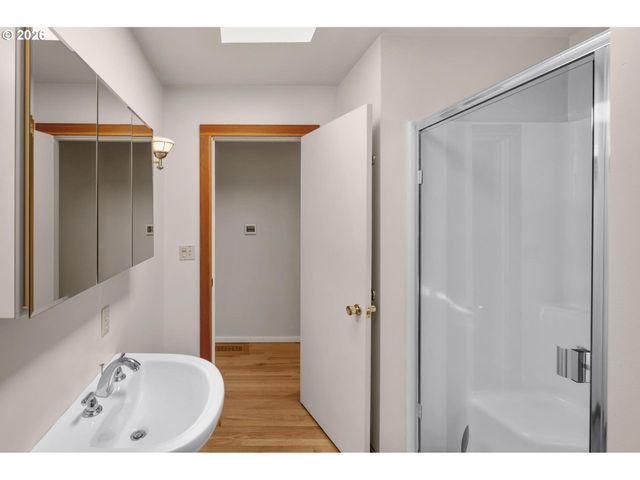 2591 GREENTREE Rd, Lake Oswego, OR 97034