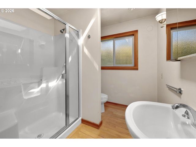 2591 GREENTREE Rd, Lake Oswego, OR 97034