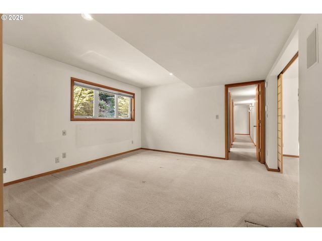 2591 GREENTREE Rd, Lake Oswego, OR 97034