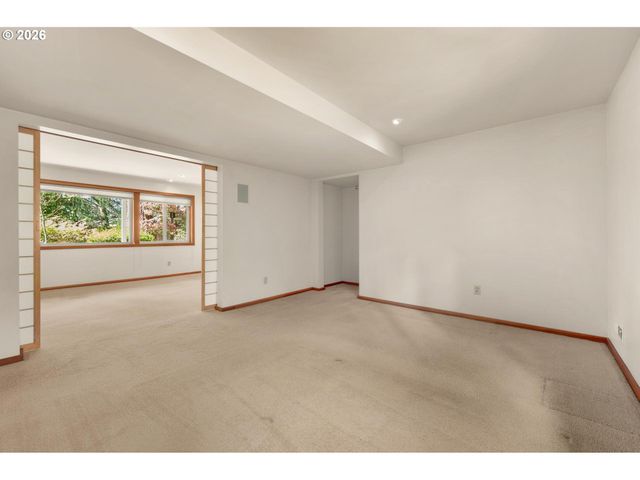 2591 GREENTREE Rd, Lake Oswego, OR 97034