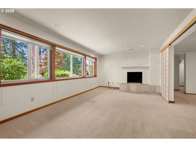 2591 GREENTREE Rd, Lake Oswego, OR 97034