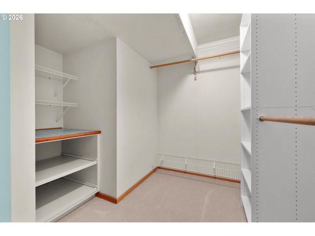 2591 GREENTREE Rd, Lake Oswego, OR 97034