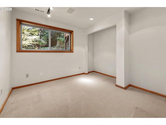 2591 GREENTREE Rd, Lake Oswego, OR 97034