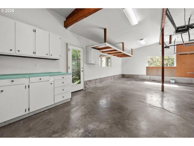 2591 GREENTREE Rd, Lake Oswego, OR 97034