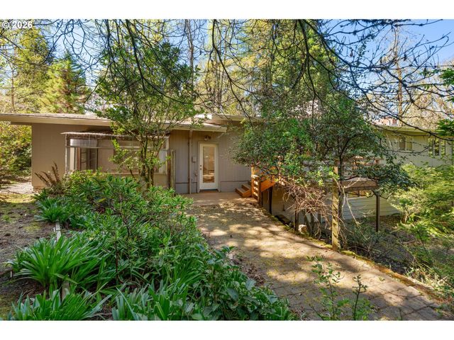 2591 GREENTREE Rd, Lake Oswego, OR 97034