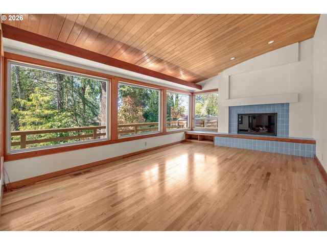 2591 GREENTREE Rd, Lake Oswego, OR 97034