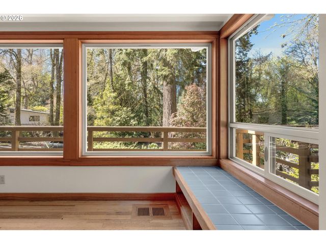 2591 GREENTREE Rd, Lake Oswego, OR 97034