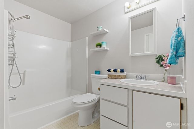 88 NW Lopez Lane, Bremerton, WA 98311