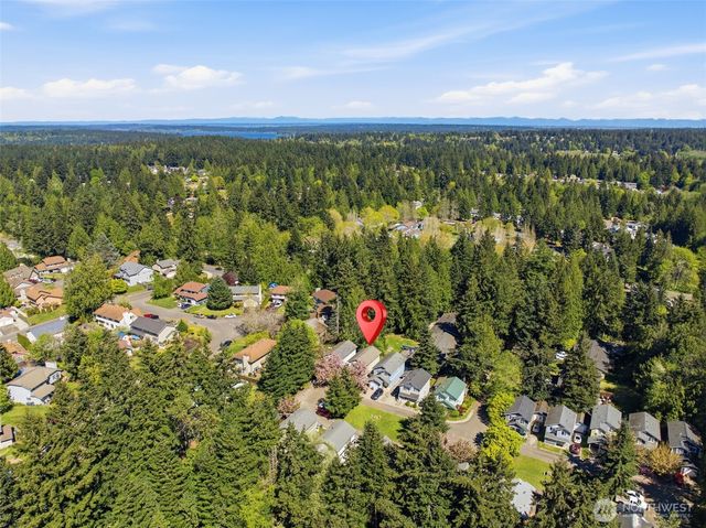88 NW Lopez Lane, Bremerton, WA 98311