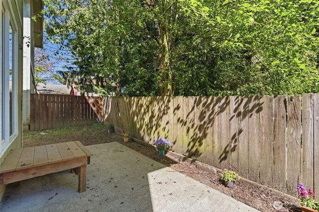 88 NW Lopez Lane, Bremerton, WA 98311