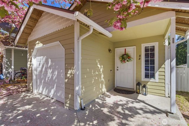 88 NW Lopez Lane, Bremerton, WA 98311