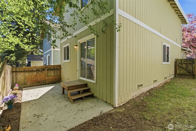 88 NW Lopez Lane, Bremerton, WA 98311