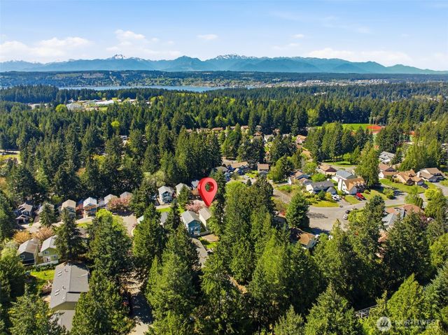 88 NW Lopez Lane, Bremerton, WA 98311