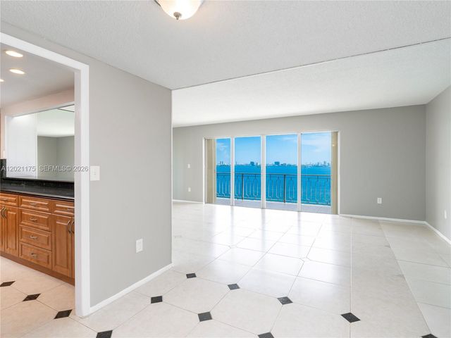11111 Biscayne Blvd 912, Miami, FL 33181