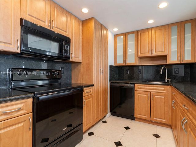 11111 Biscayne Blvd 912, Miami, FL 33181