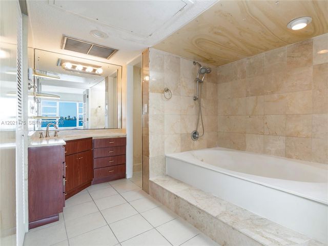 11111 Biscayne Blvd 912, Miami, FL 33181