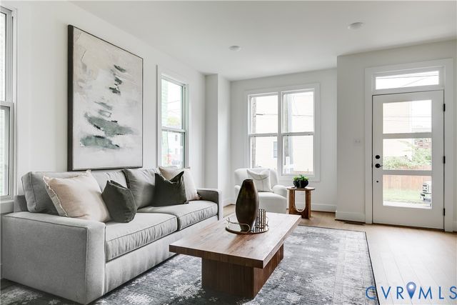 2216 Carrington St, Richmond, VA 23223