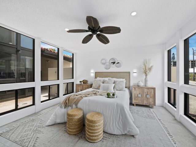 800 S BLVD OF THE PRESIDENTS 19, Sarasota, FL 34236