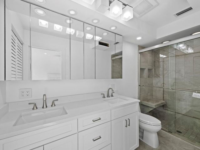 800 S BLVD OF THE PRESIDENTS 19, Sarasota, FL 34236