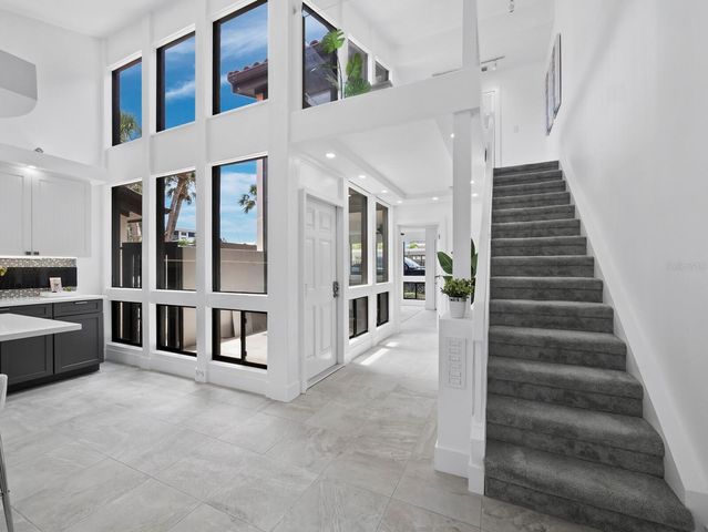 800 S BLVD OF THE PRESIDENTS 19, Sarasota, FL 34236