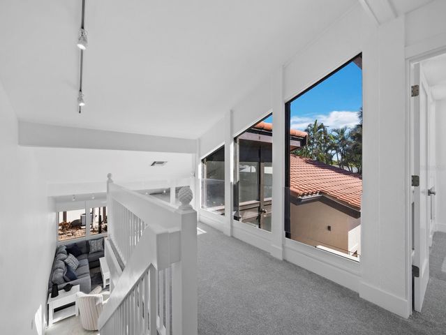 800 S BLVD OF THE PRESIDENTS 19, Sarasota, FL 34236