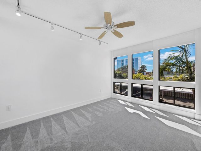 800 S BLVD OF THE PRESIDENTS 19, Sarasota, FL 34236