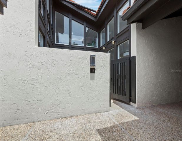 800 S BLVD OF THE PRESIDENTS 19, Sarasota, FL 34236