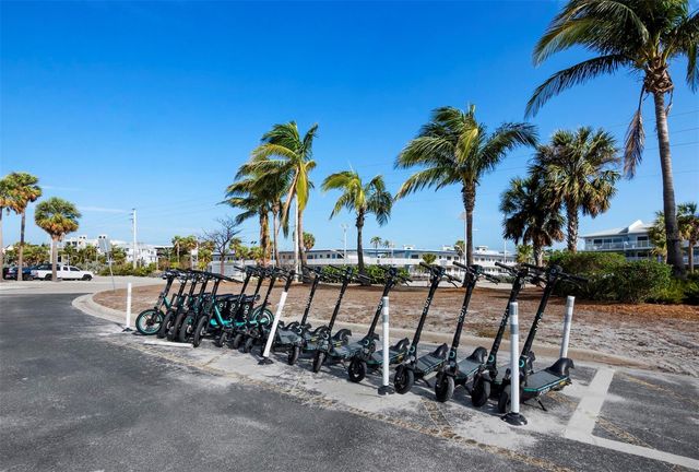 800 S BLVD OF THE PRESIDENTS 19, Sarasota, FL 34236