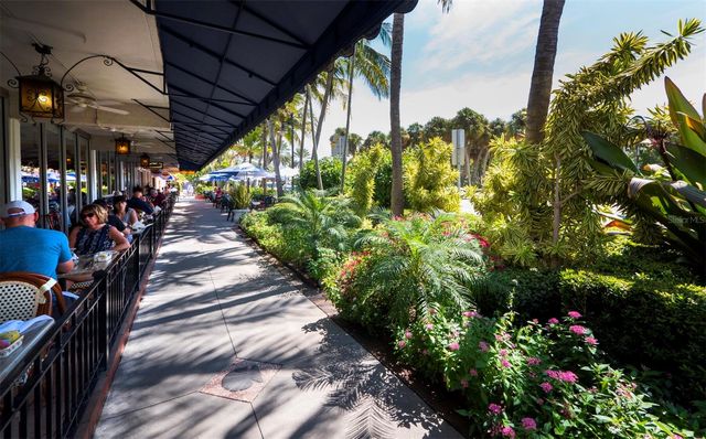 800 S BLVD OF THE PRESIDENTS 19, Sarasota, FL 34236