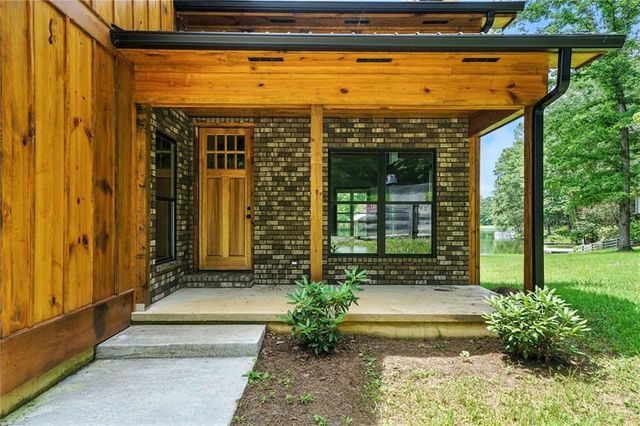 579 Twin Mountain Lake Circle, Talking Rock, GA 30175