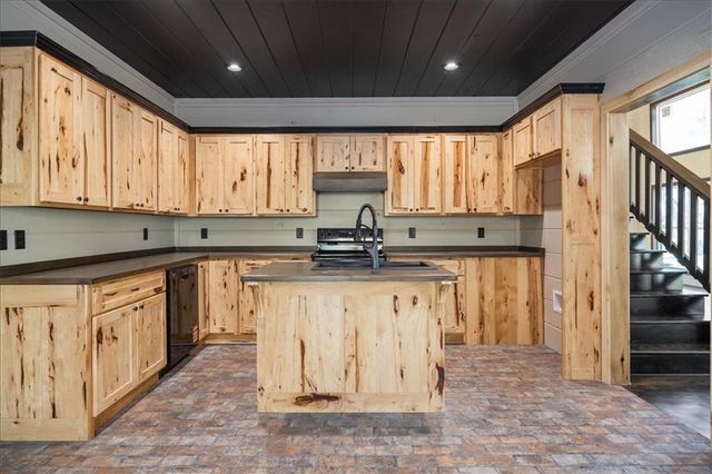 579 Twin Mountain Lake Circle, Talking Rock, GA 30175
