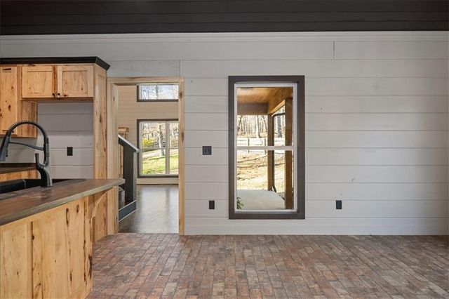 579 Twin Mountain Lake Circle, Talking Rock, GA 30175