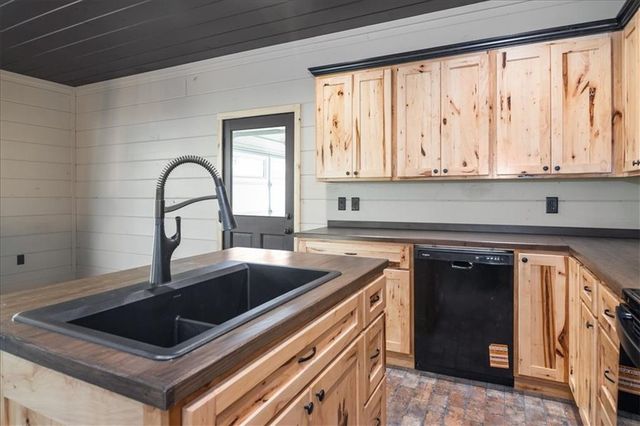 579 Twin Mountain Lake Circle, Talking Rock, GA 30175