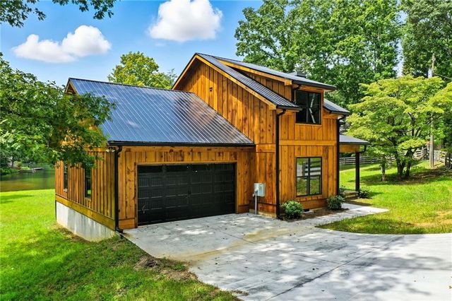 579 Twin Mountain Lake Circle, Talking Rock, GA 30175