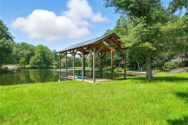 579 Twin Mountain Lake Circle, Talking Rock, GA 30175