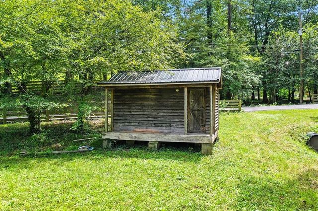 579 Twin Mountain Lake Circle, Talking Rock, GA 30175