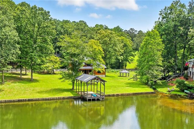 579 Twin Mountain Lake Circle, Talking Rock, GA 30175