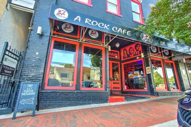 4862 White Street, Sugar Hill, GA 30518