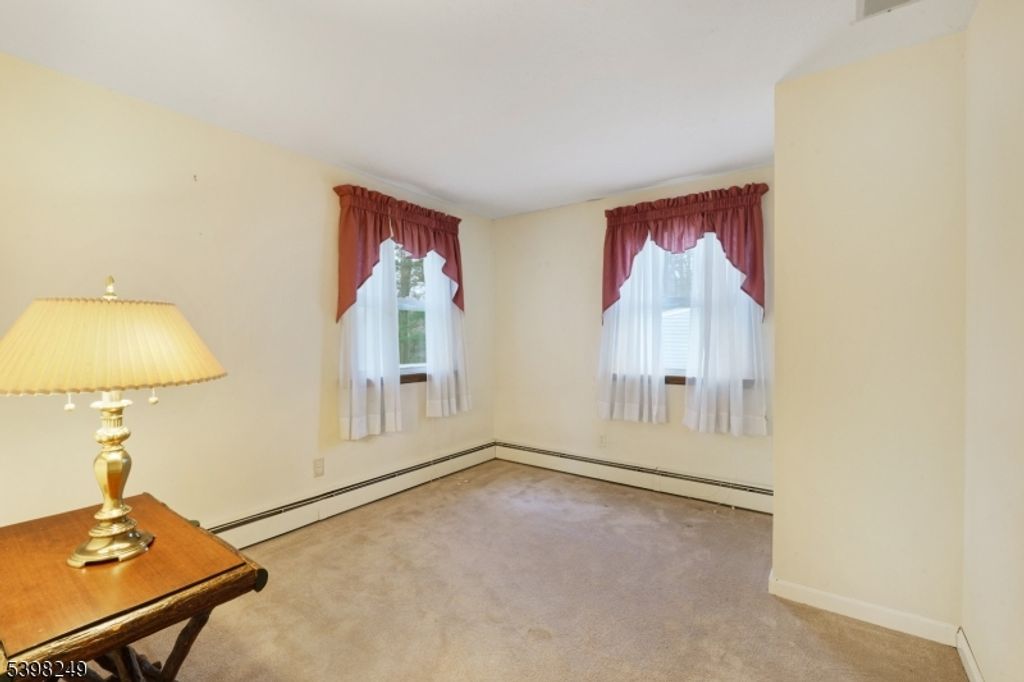 Image 14 of property listing at 45 MEMORY LANE, Denville Twp., NJ 07834