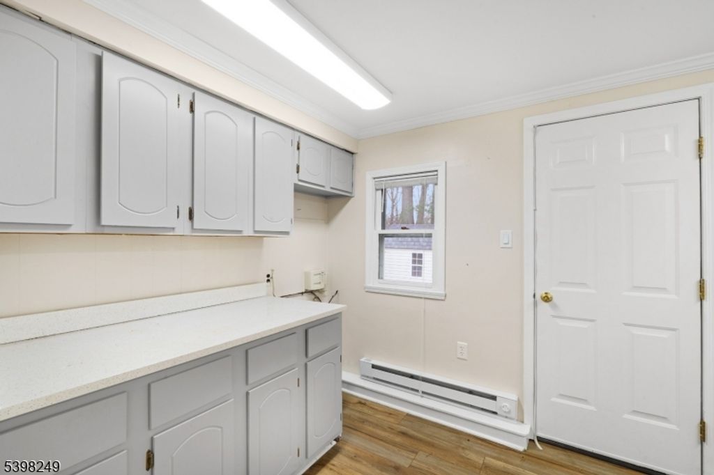 Image 16 of property listing at 45 MEMORY LANE, Denville Twp., NJ 07834