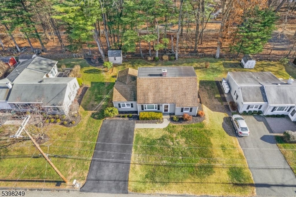 Image 28 of property listing at 45 MEMORY LANE, Denville Twp., NJ 07834