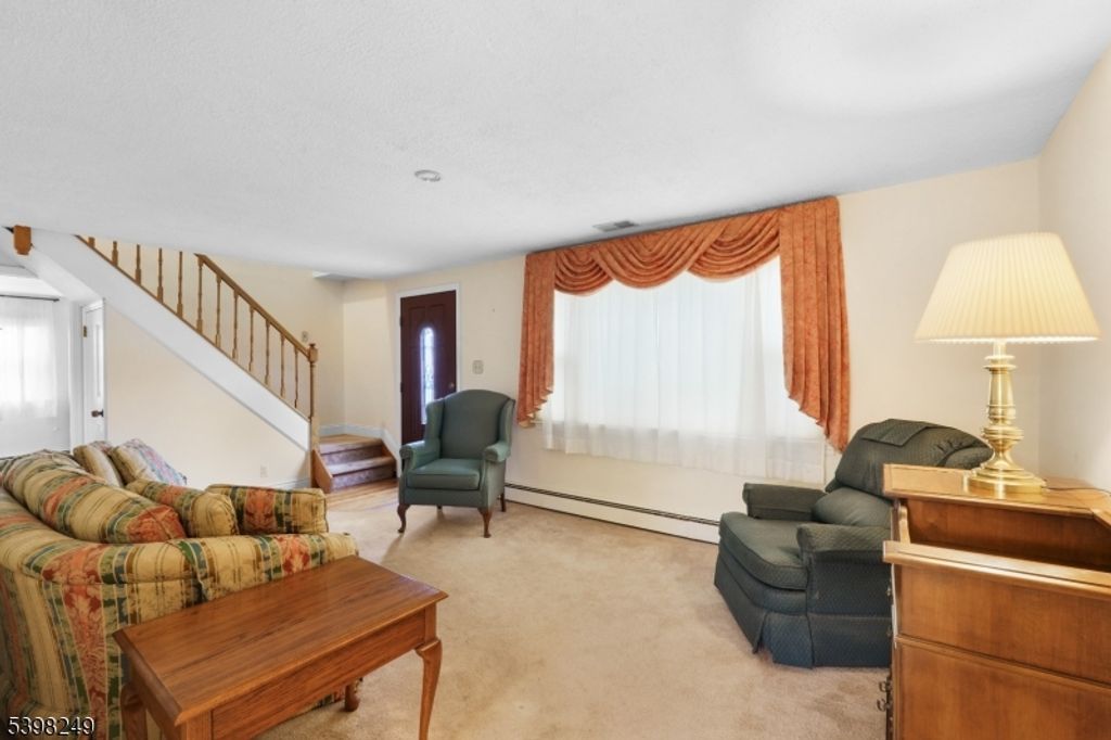 Image 5 of property listing at 45 MEMORY LANE, Denville Twp., NJ 07834