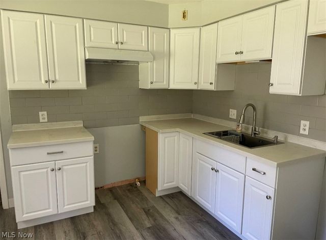 3364 Glen Oaks Drive, Youngstown, OH 44511