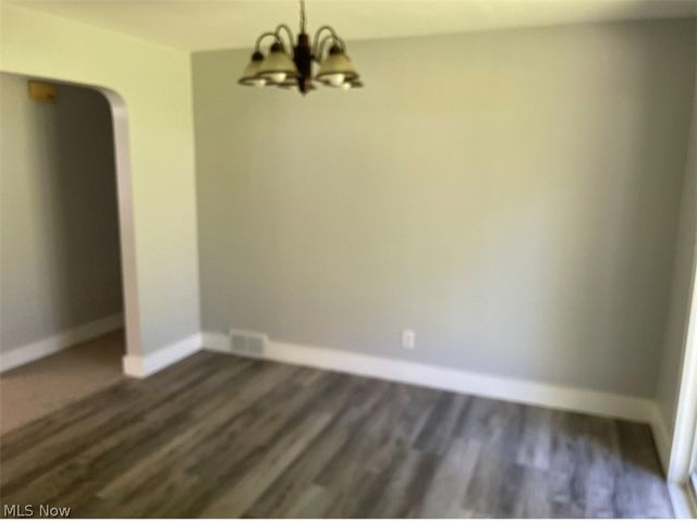 3364 Glen Oaks Drive, Youngstown, OH 44511