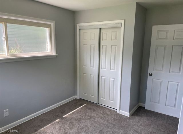 3364 Glen Oaks Drive, Youngstown, OH 44511