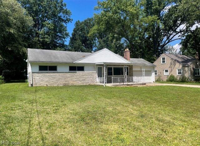 3364 Glen Oaks Drive, Youngstown, OH 44511