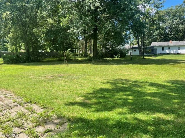 3364 Glen Oaks Drive, Youngstown, OH 44511