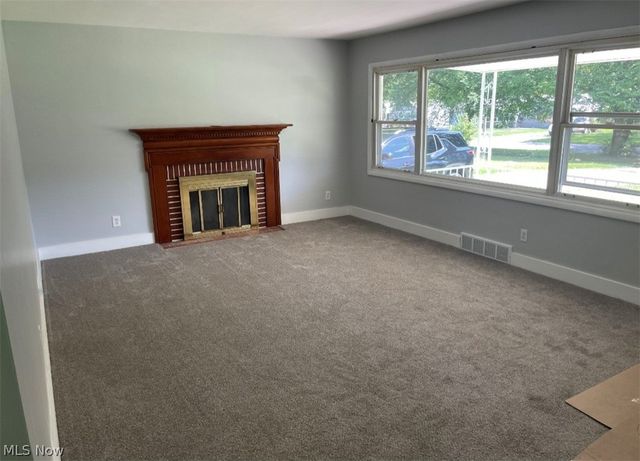 3364 Glen Oaks Drive, Youngstown, OH 44511