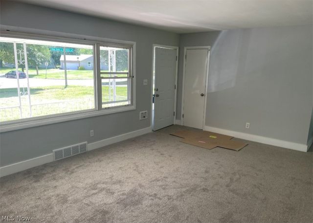 3364 Glen Oaks Drive, Youngstown, OH 44511