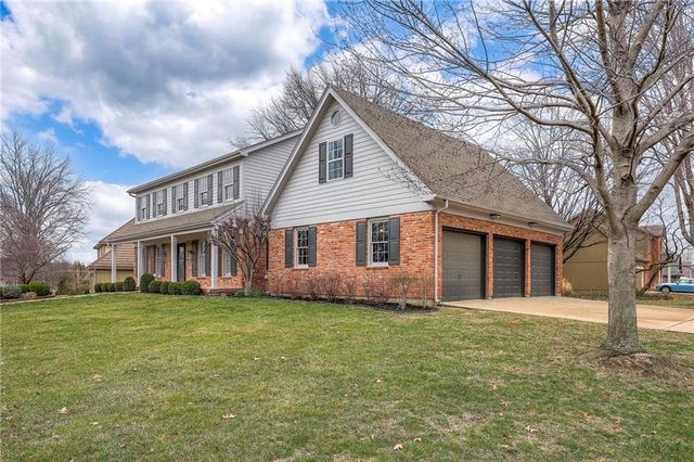 12113 Cherokee Street, Leawood, KS 66209